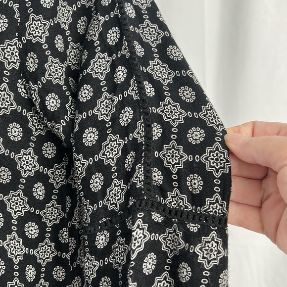 Roxy Brilliant Sky long sleeved mini dress boho bell sleeve Black & White size M - Picture 6 of 11